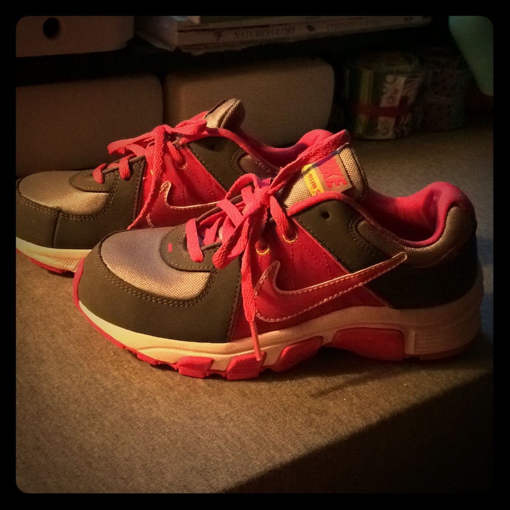 Like new Nikes!!